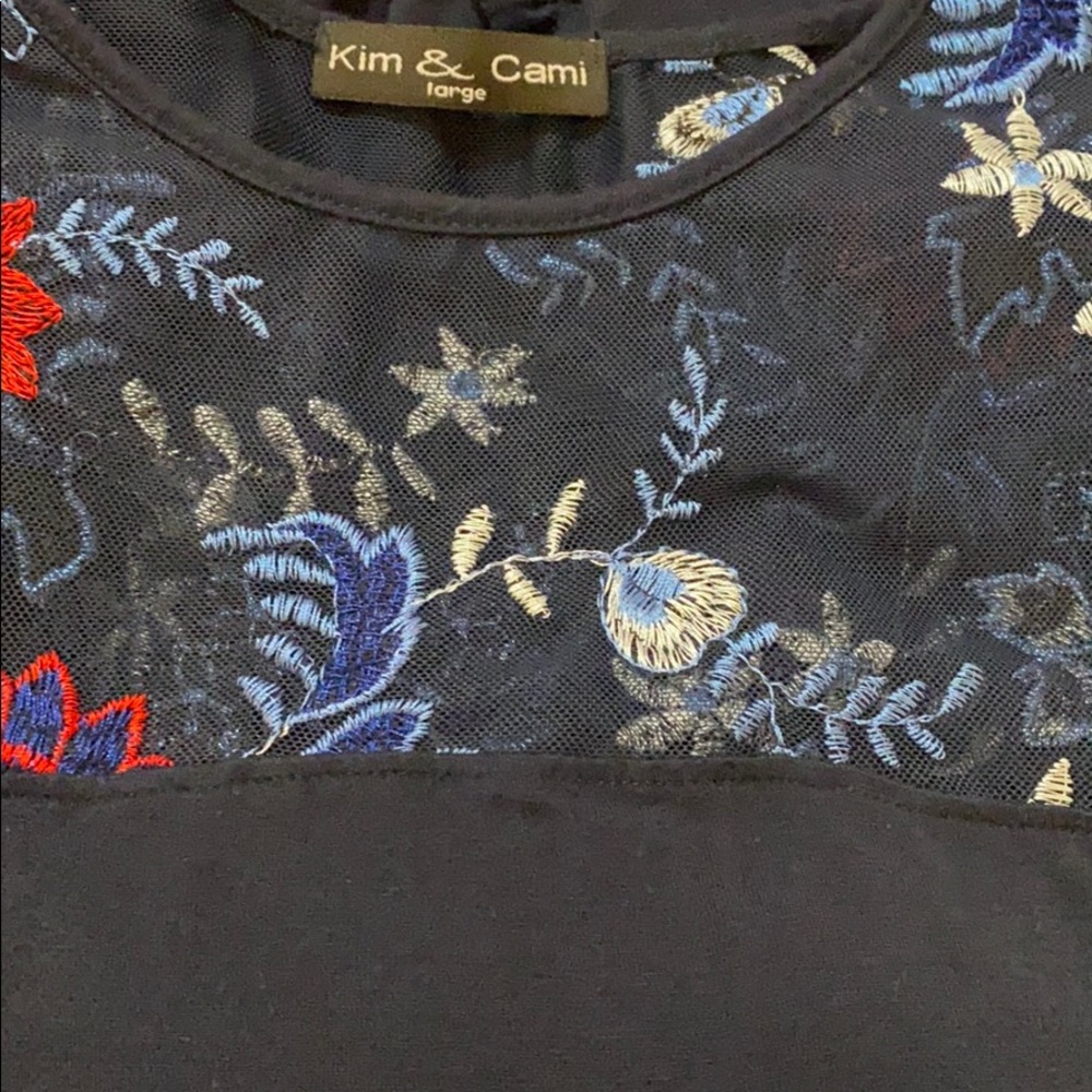 Embroidered blouse - Picture 4 of 4